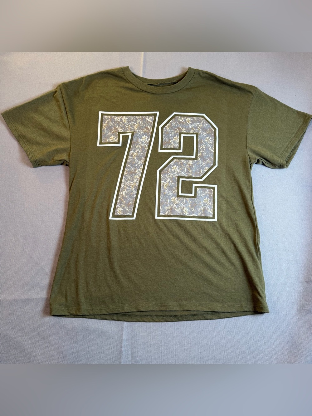 Juniors szXS Oversized Olive Green Short Sleeve Tee with '72' Camo Graphic